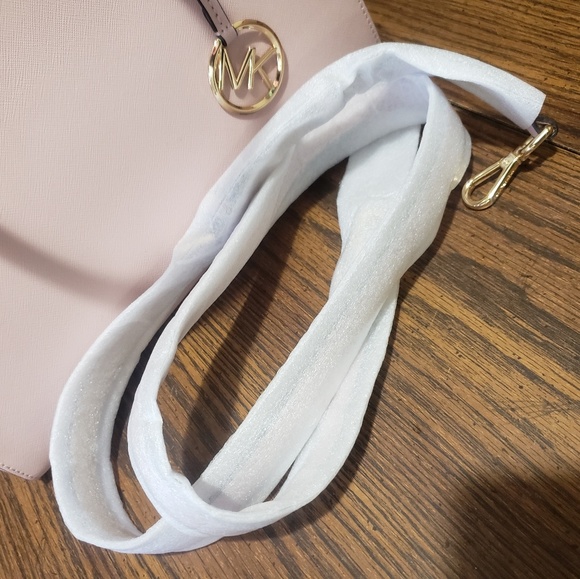 Michael Kors Pink Purse - Picture 5 of 6